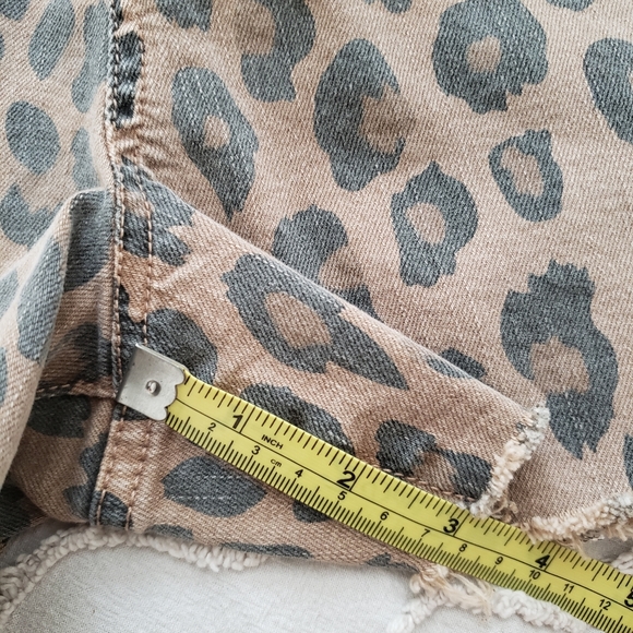 BLANK NYC Shortall in Catwalk - Picture 10 of 15